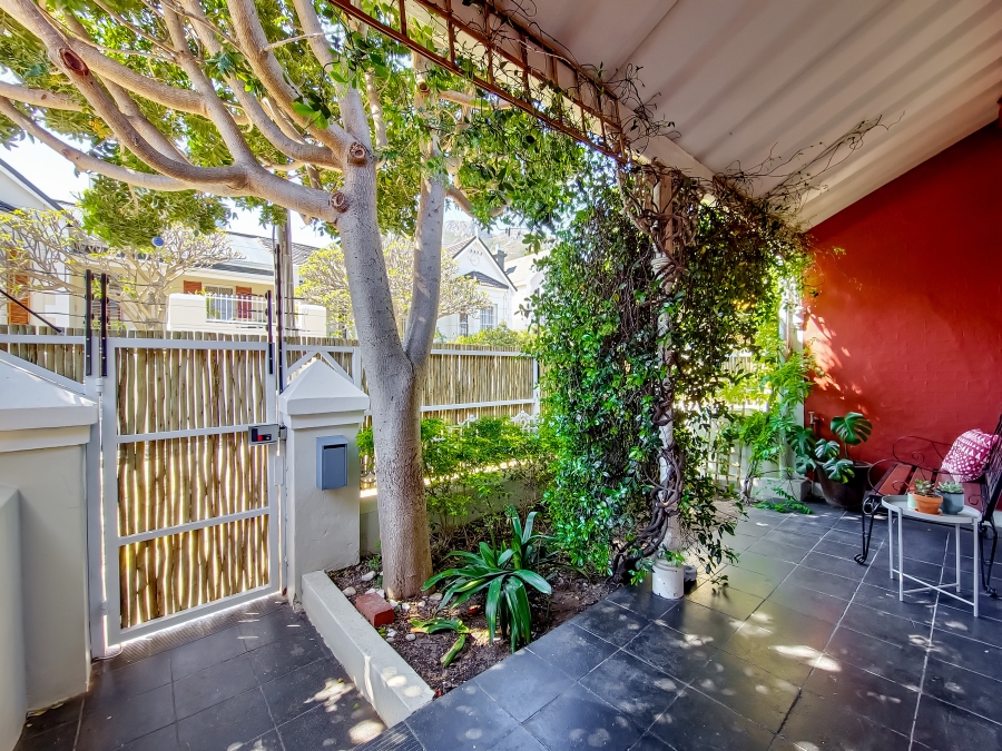 To Let 2 Bedroom Property for Rent in Vredehoek Western Cape